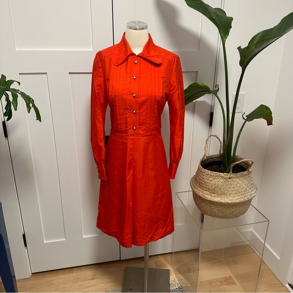 Elegant Vintage Red Button-Up Dress
